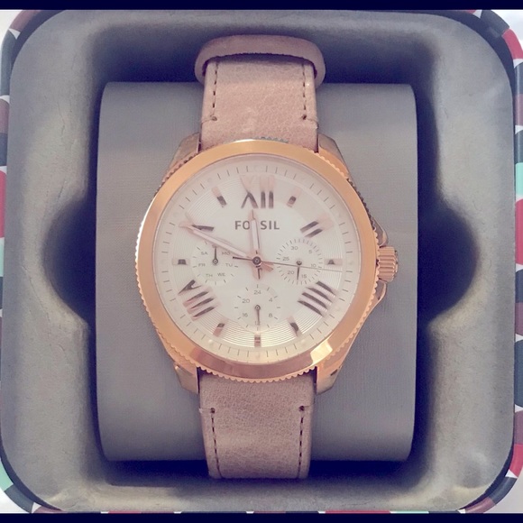 Fossil Accessories - 💕🌸NWT! Fossil!! Gorgeous Rose Gold Watch! 💕💕